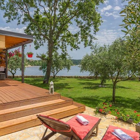 Beach House Ive With Jacuzzi, Pool, Playground And Bbq In An Olive Grove With A Beach, Pomer - Istria Exteriér fotografie