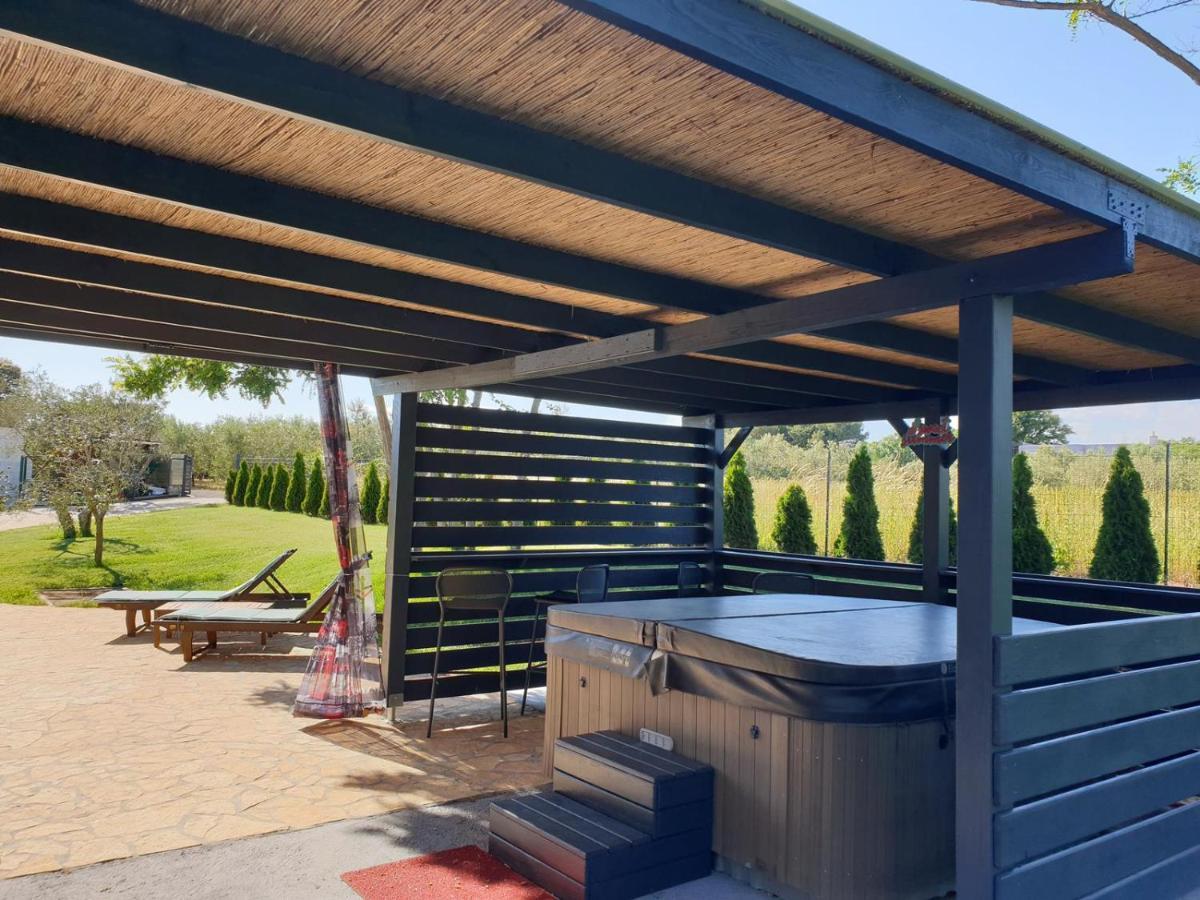 Beach House Ive With Jacuzzi, Pool, Playground And Bbq In An Olive Grove With A Beach, Pomer - Istria Exteriér fotografie