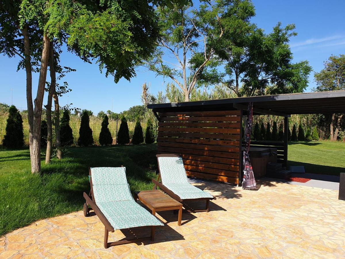 Beach House Ive With Jacuzzi, Pool, Playground And Bbq In An Olive Grove With A Beach, Pomer - Istria Exteriér fotografie