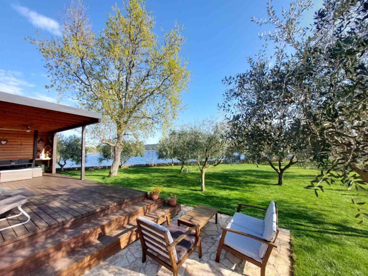 Beach House Ive With Jacuzzi, Pool, Playground And Bbq In An Olive Grove With A Beach, Pomer - Istria Exteriér fotografie