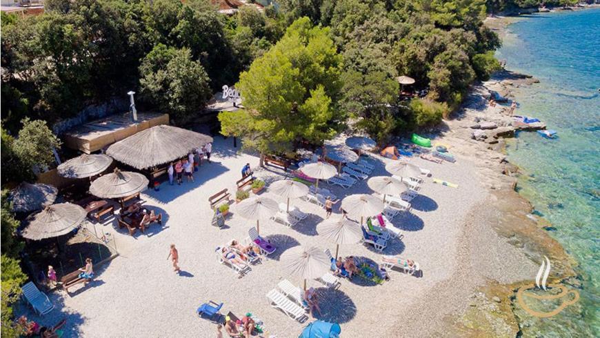 Beach House Ive With Jacuzzi, Pool, Playground And Bbq In An Olive Grove With A Beach, Pomer - Istria Exteriér fotografie