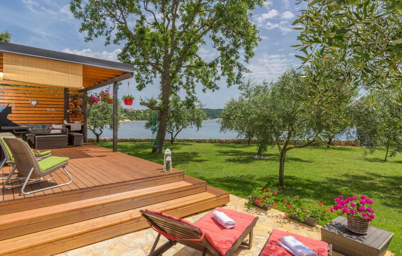 Beach House Ive With Jacuzzi, Pool, Playground And Bbq In An Olive Grove With A Beach, Pomer - Istria Exteriér fotografie