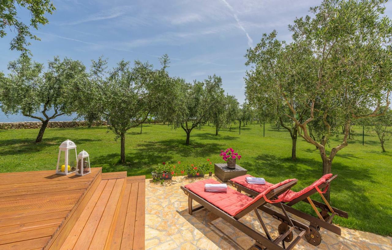 Beach House Ive With Jacuzzi, Pool, Playground And Bbq In An Olive Grove With A Beach, Pomer - Istria Exteriér fotografie