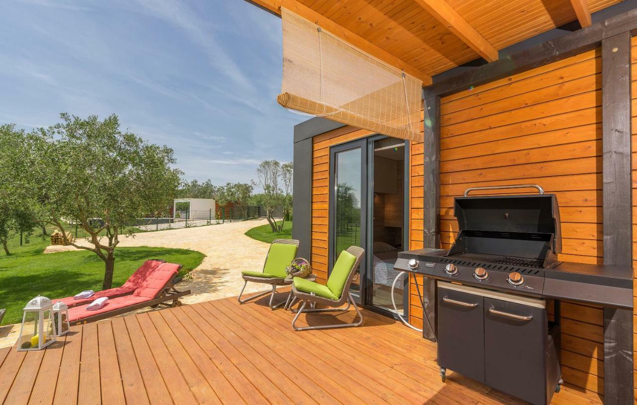 Beach House Ive With Jacuzzi, Pool, Playground And Bbq In An Olive Grove With A Beach, Pomer - Istria Exteriér fotografie