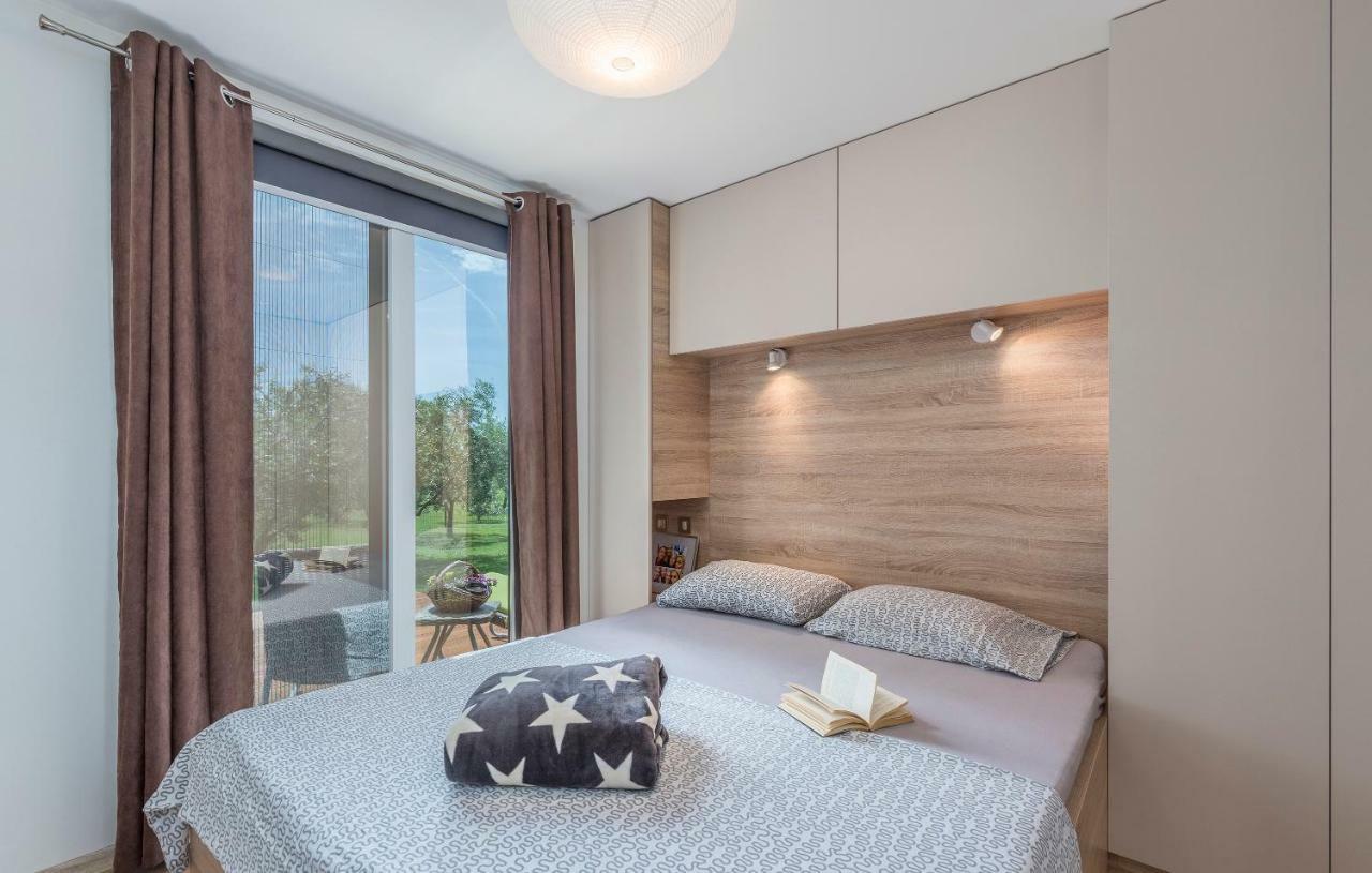 Beach House Ive With Jacuzzi, Pool, Playground And Bbq In An Olive Grove With A Beach, Pomer - Istria Exteriér fotografie